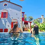 Banana Food & - Adults Only Szálloda 3*