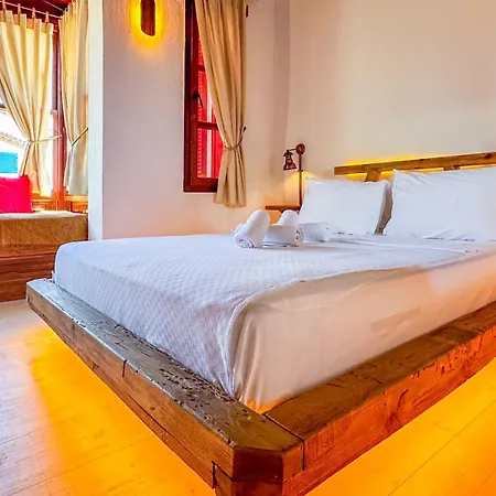 Hotel Banana Food & - Adults Only 3*
