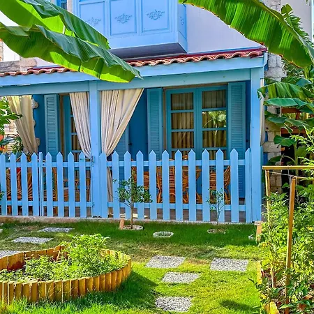 Banana Food & - Adults Only Hotel