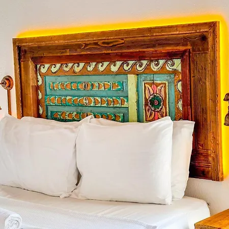 Banana Food & - Adults Only Hotel
