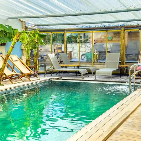 Banana Food & - Adults Only Hotel 3*