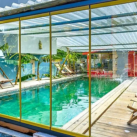 Banana Food & - Adults Only Hotel